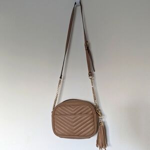 Like New Tan Chevron Quilted Crossbody Purse